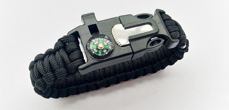 paracord armband med rep och kompass